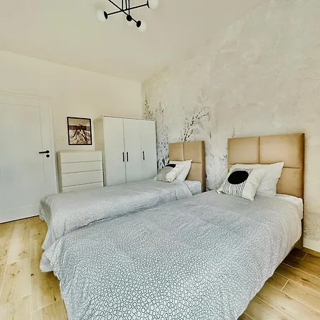 H Apartstudio Targowa 4 *